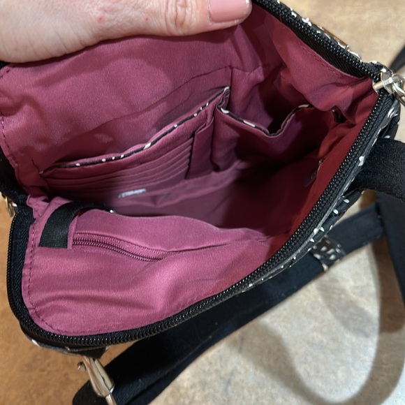 Travelon Crossbody bag with adjustable strap - Picture 6 of 8